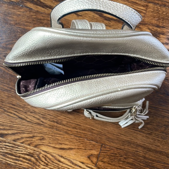 Gold bookbag - Picture 2 of 3